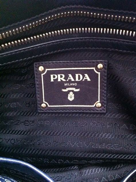 prada wallet real or real